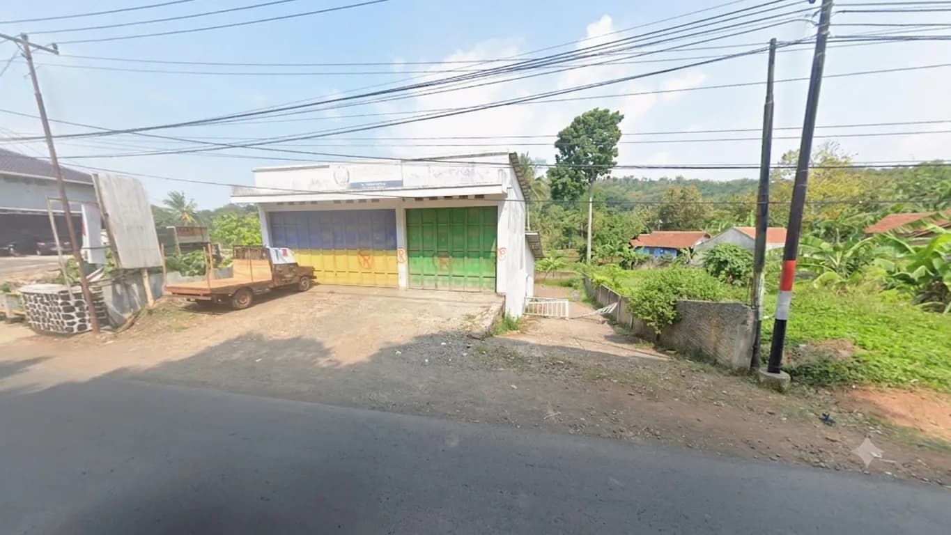 Gudang Komersial & Tanah Luas di Jalan Raya Sumedang - Gambar 1