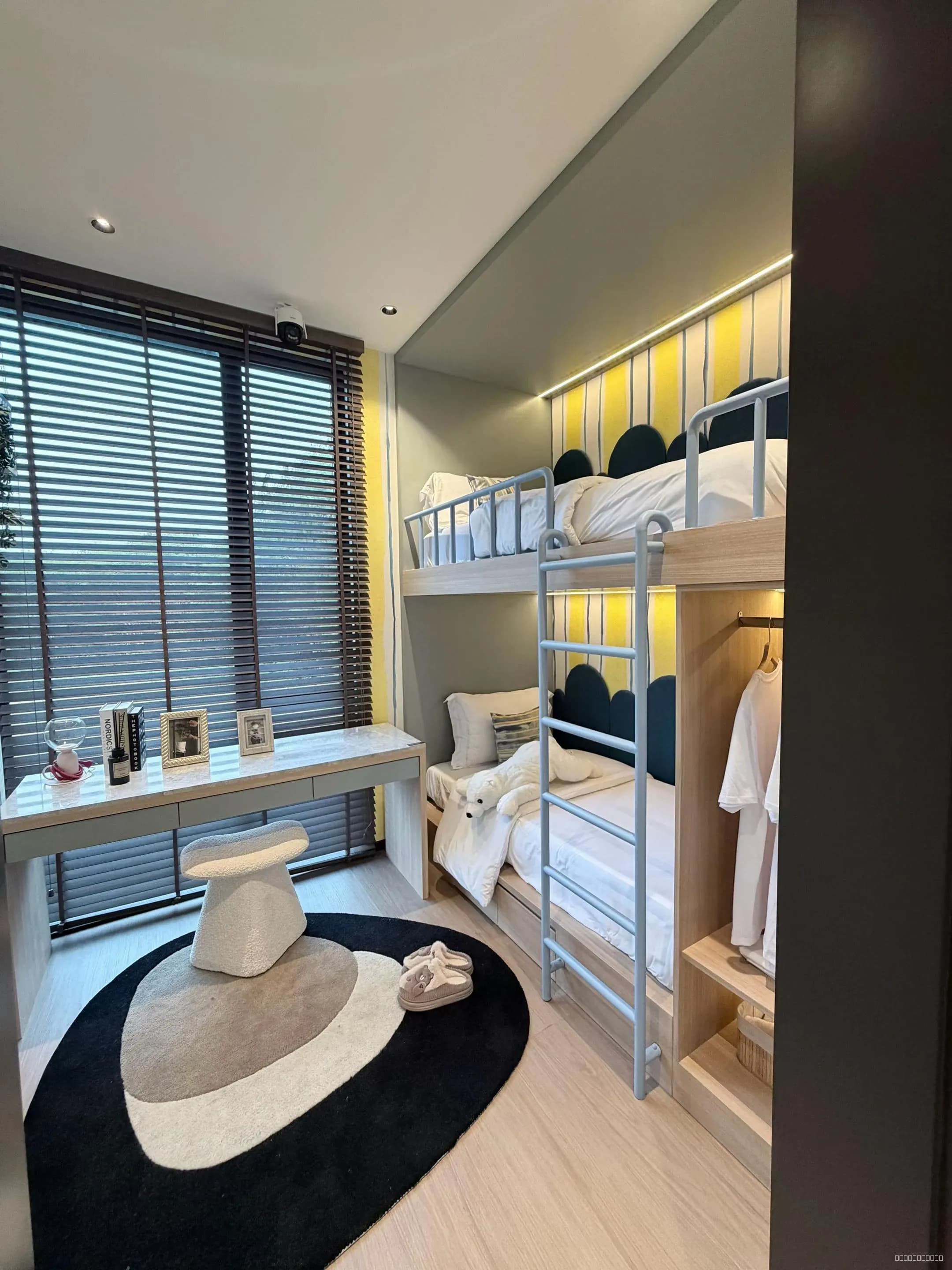 RUMAH SULTAN - BENTLEY OAZE – Lakeside Homes Lippo CIkarang - Thumbnail 6