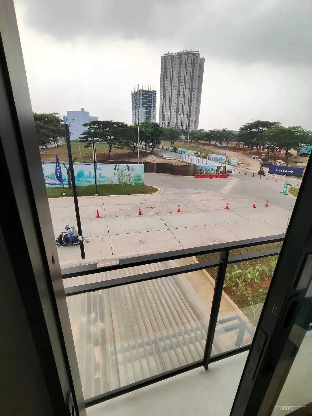 TREETOPS SOHO OAZE TRIPLE KEY - Jaminan Cuan di Lippo Cikarang ! - Thumbnail 7
