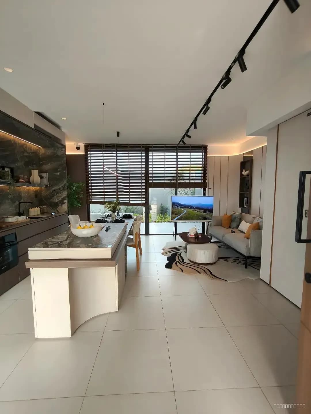 Cendana Oaze Livin Cikarang - PRIVATE SUITES BY THE LAKE - Thumbnail 3