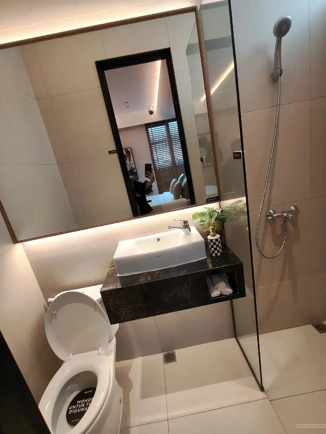 Cendana Oaze Livin Cikarang - PRIVATE SUITES BY THE LAKE - Thumbnail 10