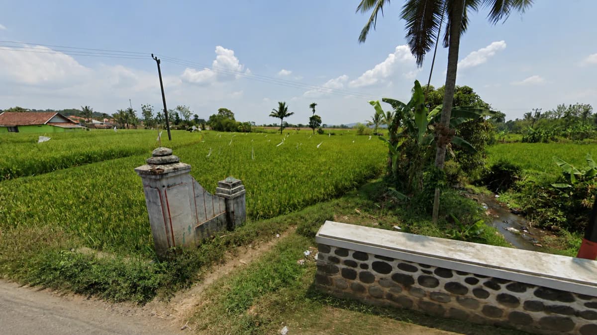 Tanah Sawah 2.100 m² Pinggir Jalan di Cisitu Sumedang - Gambar 3