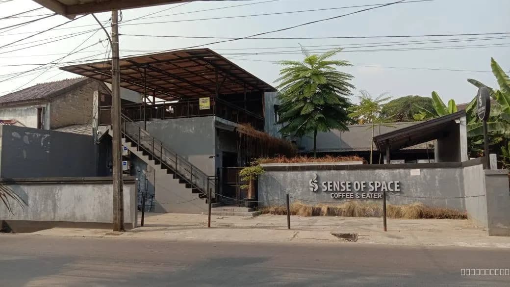 Tanah, Bangunan & Usaha Kafe Strategis Pinggir Jalan Bojongsari Depok - Gambar 1