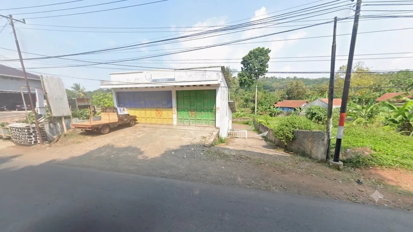Properti Gudang Komersial & Tanah Luas di Jalan Raya Sumedang