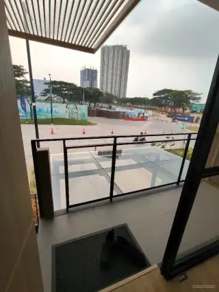 TREETOPS SOHO OAZE TRIPLE KEY - Jaminan Cuan di Lippo Cikarang ! - Thumbnail 10